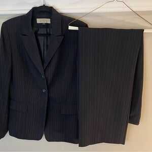 Tahari Black Pantsuit Classic Elegance